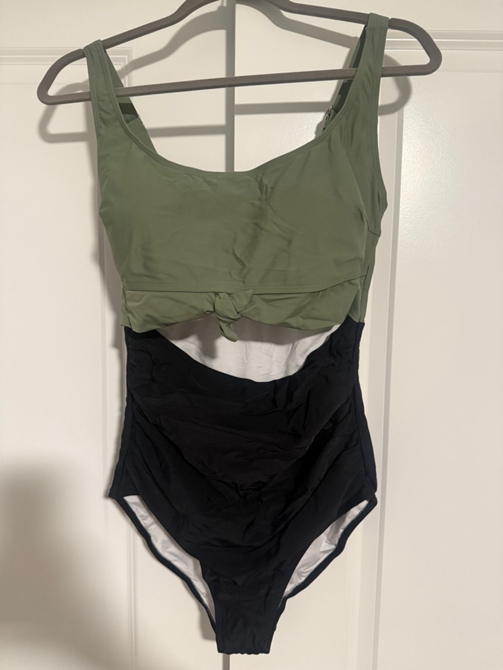 EoMENIE Olive Green and Black One-Piece Tummy Control Swimsuit Size Medium